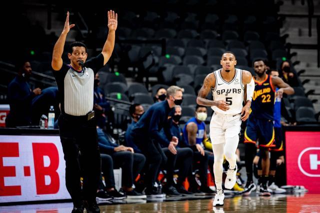 开云体育登录入口-8次抢断生涯新高 波波直言这一项穆雷已比肩帕克